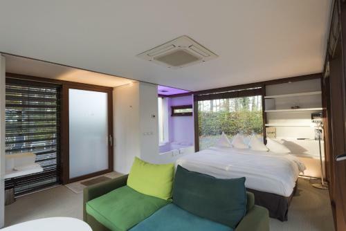 Hotel Domaine De Ronchinne - Ch�teau De La Poste