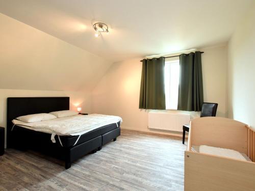 Beautiful Holiday Home In Hastiere Near Forest