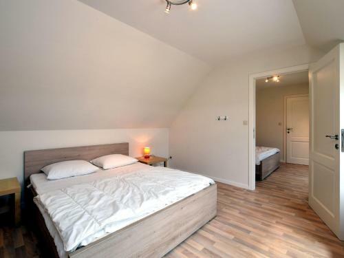 Beautiful Holiday Home In Hastiere Near Forest