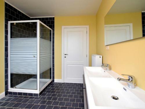 Beautiful Holiday Home In Hastiere Near Forest