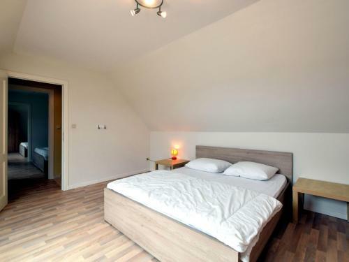 Beautiful Holiday Home In Hastiere Near Forest