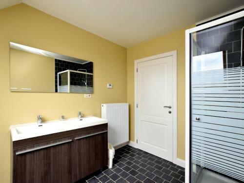 Beautiful Holiday Home In Hastiere Near Forest