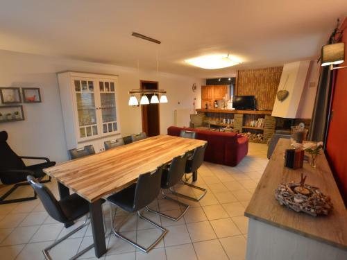 Quaint Holiday Home In Doische With Private Terrace