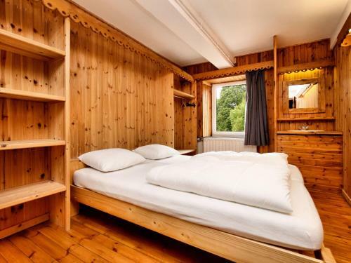 Lavish Holiday Home In Durbuy With Sauna