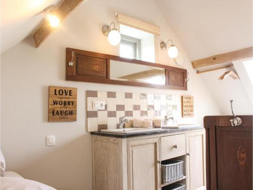 Nine-bedroom Holiday Home In Borgloon