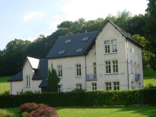 Cozy Holiday Home In Chimay With A Garden