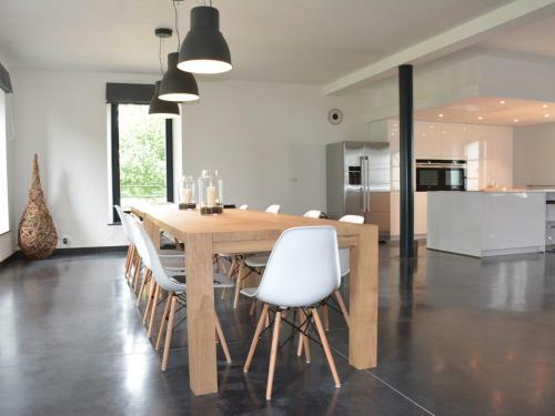 Cozy Farmhouse In Gesves With Covered Terrace