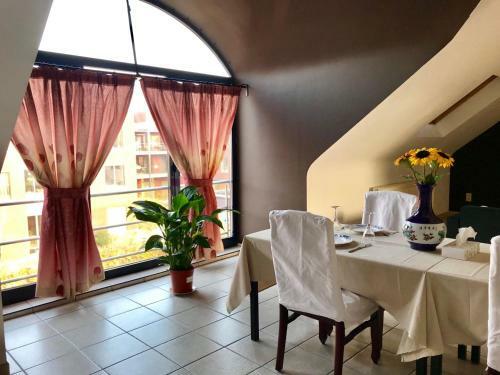 Hostal A Spacious Beautiful Apartment & Affordable
