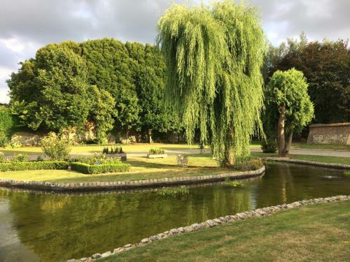 Hostal Chapeauveau B&B