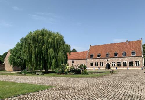 Hostal Chapeauveau B&B
