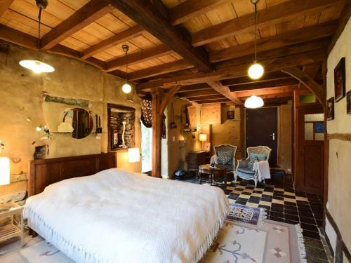 Gorgeous Holiday Home Near Durbuy With Pond