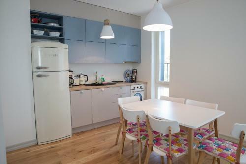 Happy Apartment