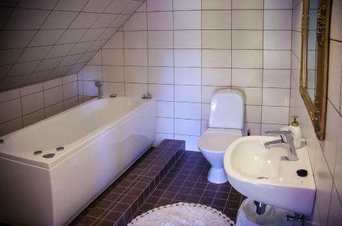Hostal P��ni Tavern & Guesthouse