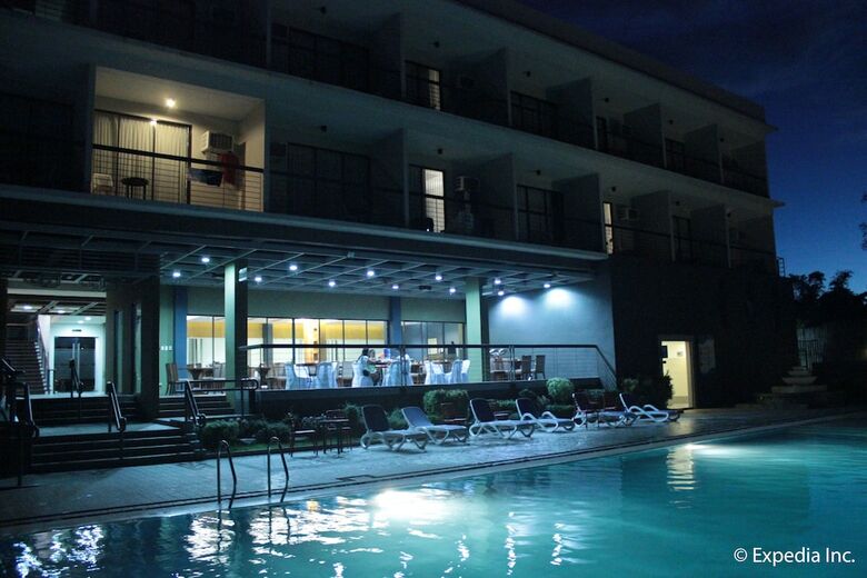 Rivermount Hotel And Resort
