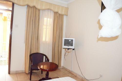 Victoria Travel Hotel