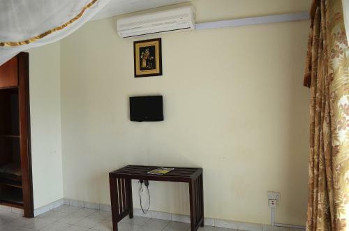 Victoria Travel Hotel