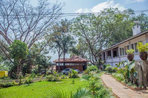 Hotel Kampala Forest Resort