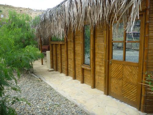 Hostal Oceanic Bungalows