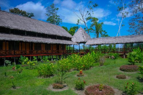 Hostal Heliconia Amazon River Lodge