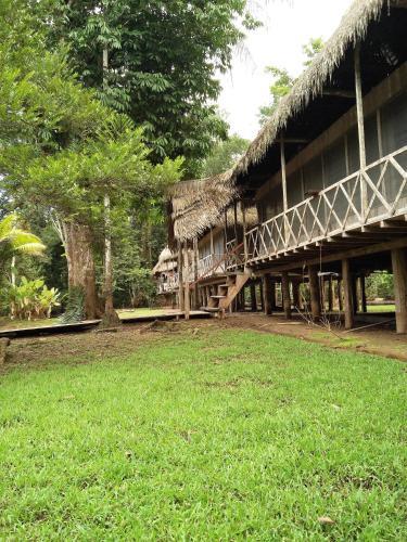 Hostal Lodge Jungle Wolf Expeditions