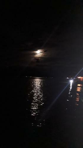 Bocas Hostel Over The Sea