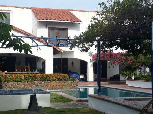 Villa Lyralba Beachfront
