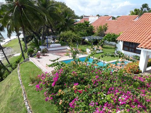 Villa Lyralba Beachfront