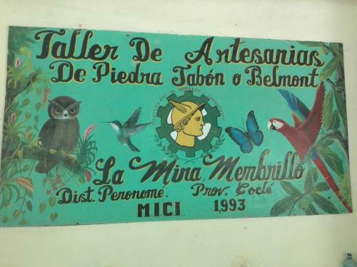 Albergue Hostal Familiar El �ngel Panam� B&B