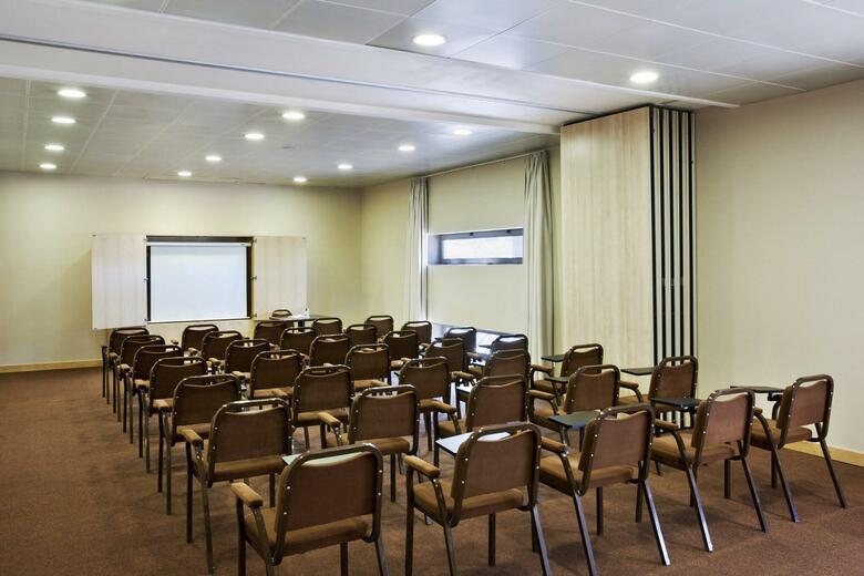Holiday Inn Express Lisbon - Oeiras, An Ihg Hotel