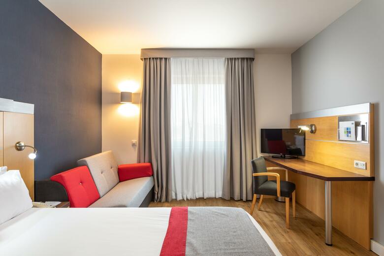 Holiday Inn Express Lisbon - Oeiras, An Ihg Hotel