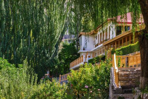 Posada Hunza Serena Inn