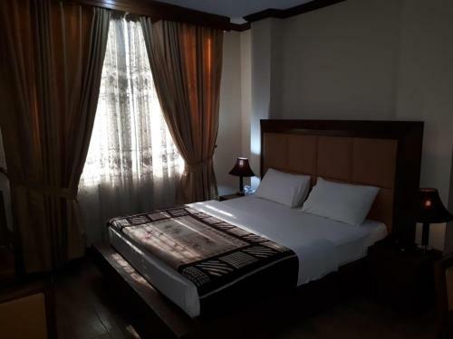 Midtown Hotel