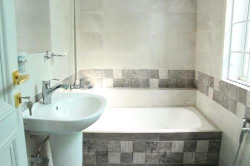 Hostal Rio Inn Guest House