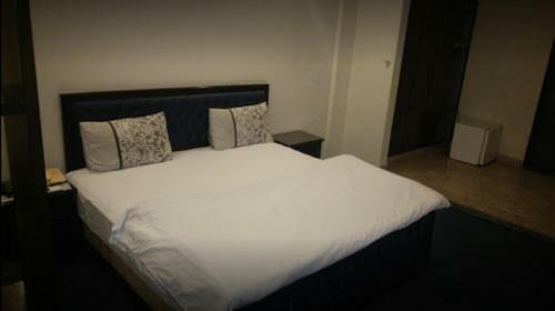 Iris Hotel Sahiwal