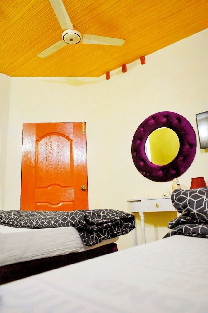 Hostal Aimys Villa Guest House