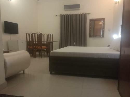 New Doves Inn Hotel ( Branch-2)