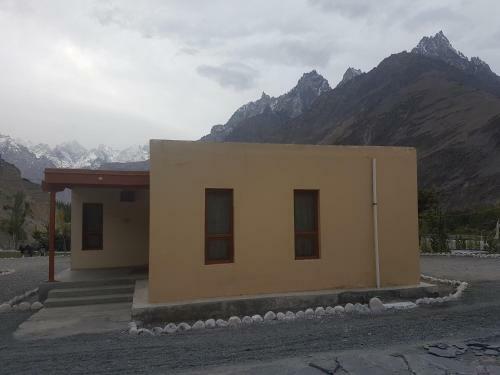 Khunjerab Hotel Sost