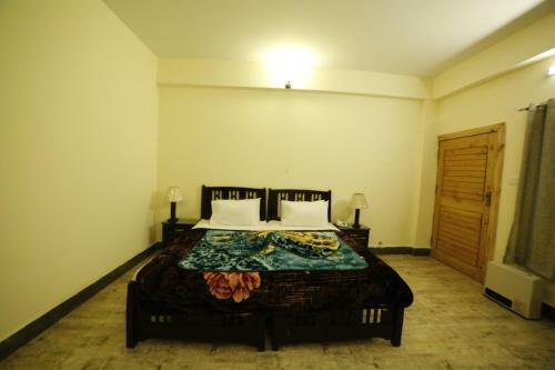 Hotel Chinar Resorts