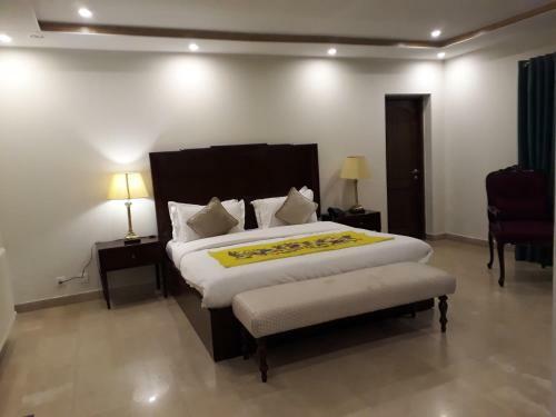 Hostal The Mont Calm