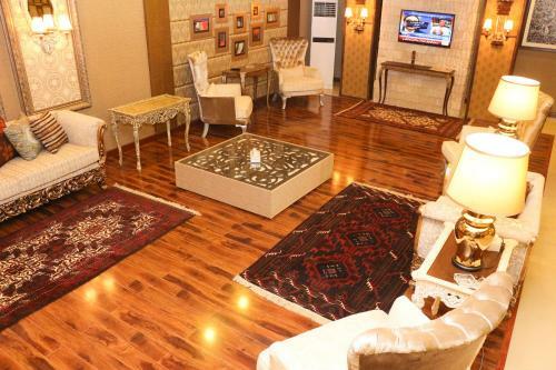 Hotel Shelton Rezidor Swat
