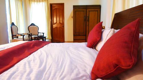 Hotel The Grand @ Gharial