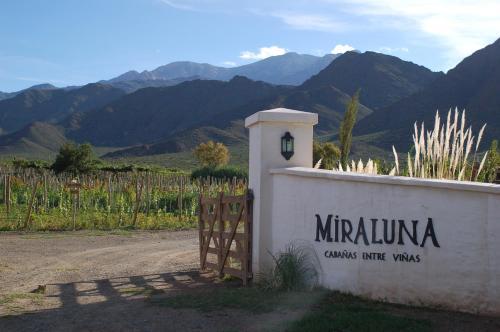 Hostal Miraluna Caba�as