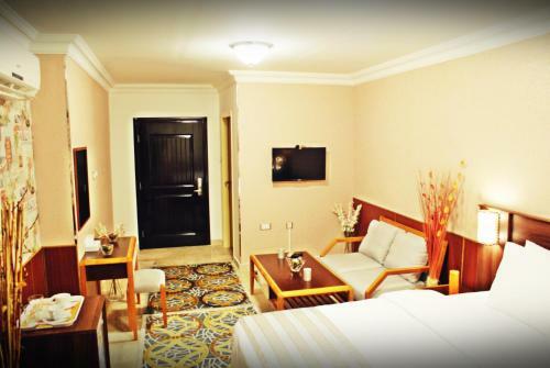 Weekend Hotel & Apartments