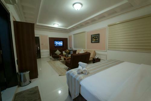 Weekend Hotel & Apartments