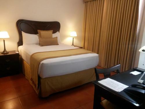 Hotel Los Portales