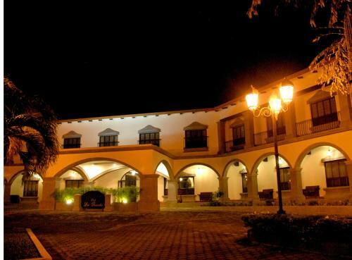 Hotel Los Portales