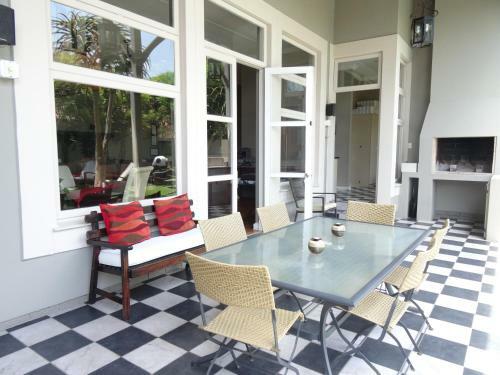 Hostal 1932 House Bed And Breakfast