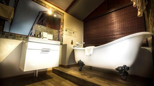 Lodge Bagatelle Kalahari Game Ranch
