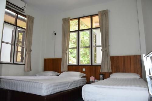 Happy Chaungtha Motel