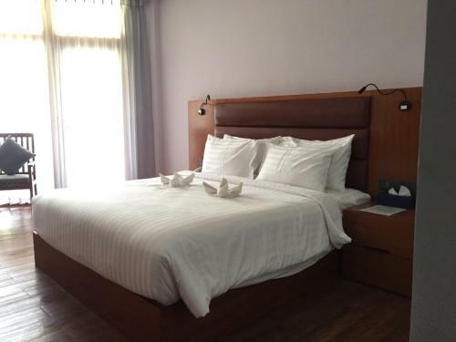Hotel Azura Beach Resort